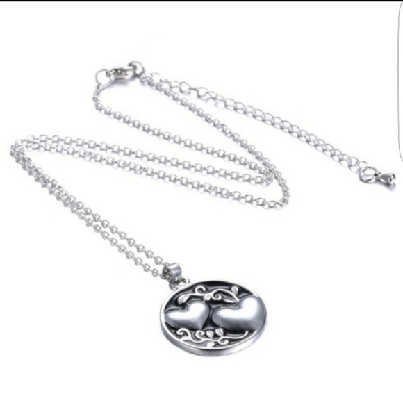 Silver sister necklace - Picture 4 of 5